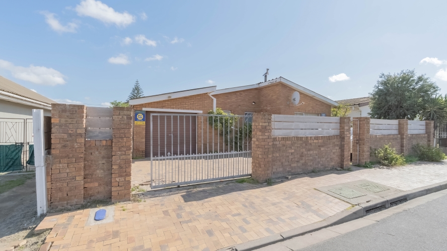 3 Bedroom Property for Sale in Eikendal Western Cape